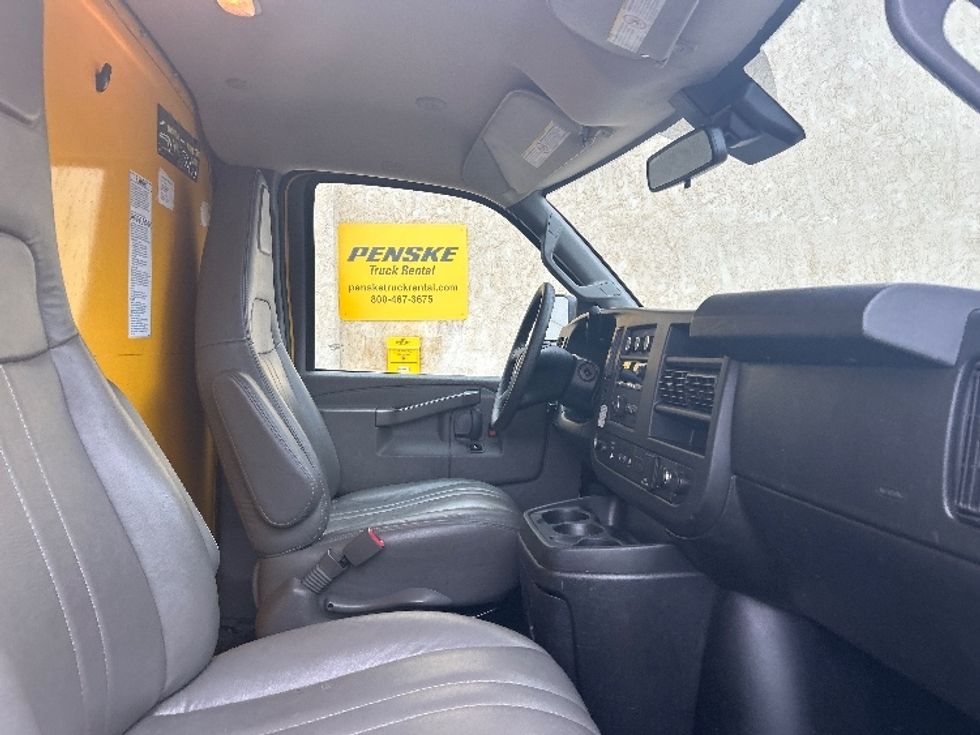 Light Duty Box Truck-Light and Medium Duty Trucks-GMC-2021-Savana G33503-Sioux Falls-SD-114,981\n\t\tmiles-$ 24,500 - Image 23