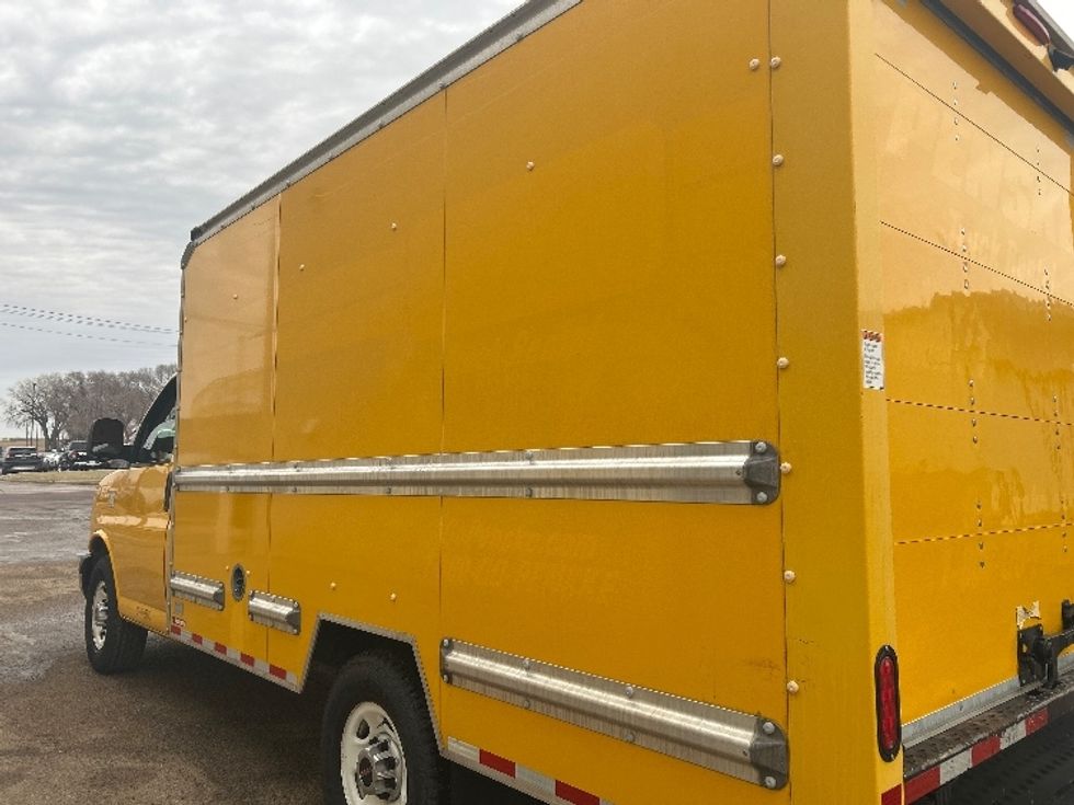 Light Duty Box Truck-Light and Medium Duty Trucks-GMC-2021-Savana G33503-Sioux Falls-SD-114,981\n\t\tmiles-$ 24,500 - Image 25