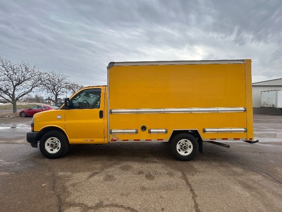 Light Duty Box Truck-Light and Medium Duty Trucks-GMC-2021-Savana G33503-Sioux Falls-SD-114,981\n\t\tmiles-$ 24,500 - Image 4