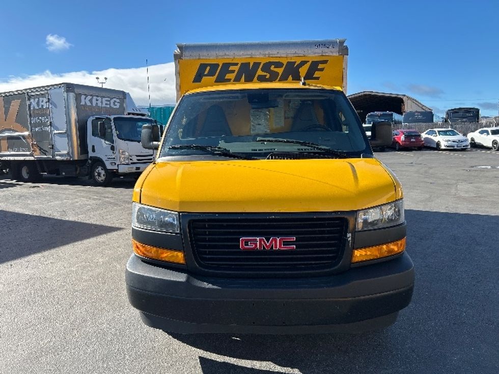 Light Duty Box Truck-Light and Medium Duty Trucks-GMC-2021-Savana G33503-South San Francisco-CA-119,451\n\t\tmiles-$ 25,250 - Image 2