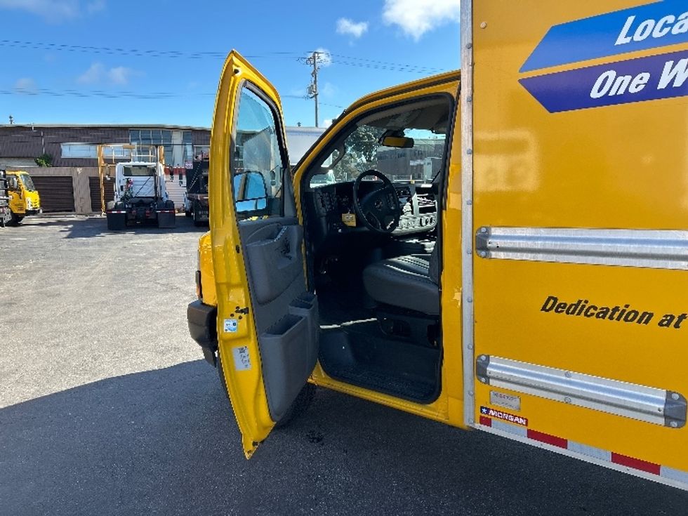 Light Duty Box Truck-Light and Medium Duty Trucks-GMC-2021-Savana G33503-South San Francisco-CA-119,451\n\t\tmiles-$ 25,250 - Image 15