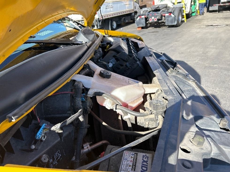 Light Duty Box Truck-Light and Medium Duty Trucks-GMC-2021-Savana G33503-South San Francisco-CA-119,451\n\t\tmiles-$ 25,250 - Image 22