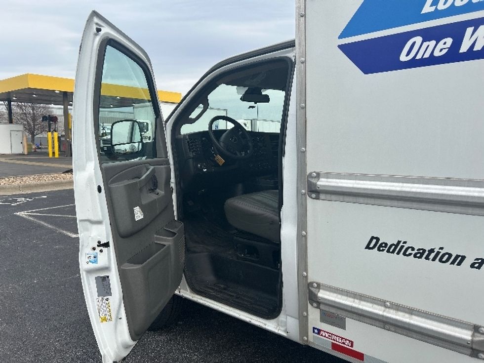 Light Duty Box Truck-Light and Medium Duty Trucks-GMC-2021-Savana G33503-Springfield-MO-118,979\n\t\tmiles-$ 26,500 - Image 12