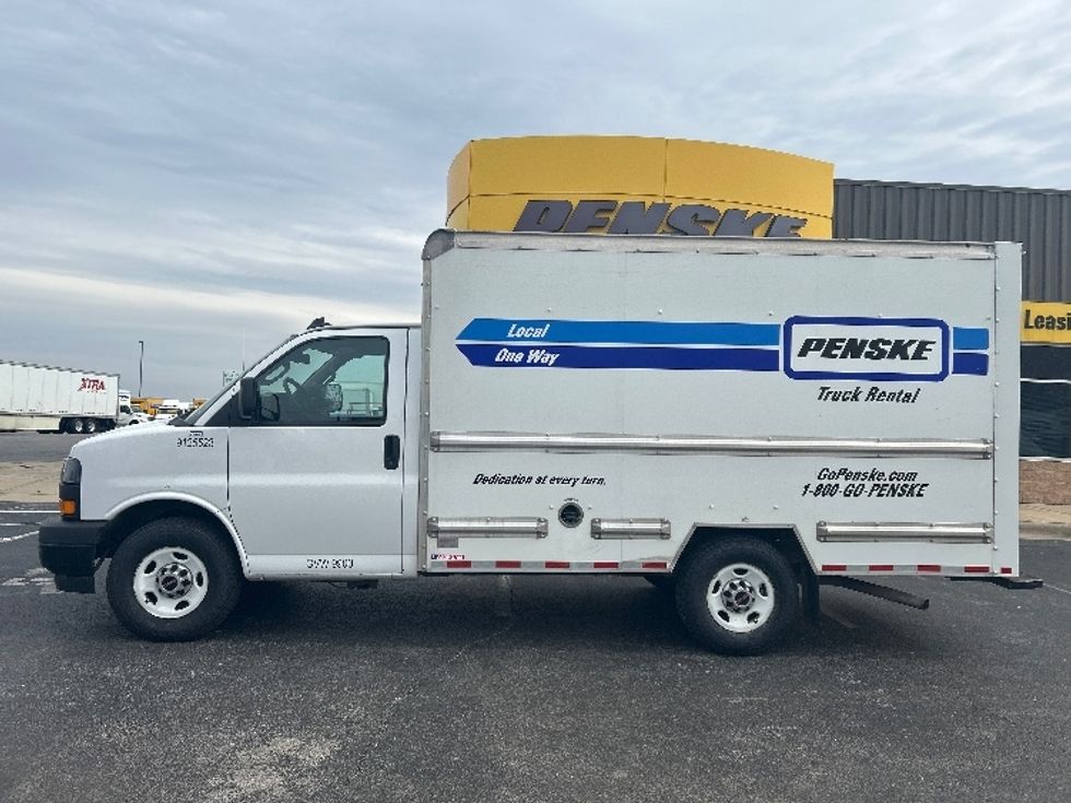 Light Duty Box Truck-Light and Medium Duty Trucks-GMC-2021-Savana G33503-Springfield-MO-118,979\n\t\tmiles-$ 26,500 - Image 4