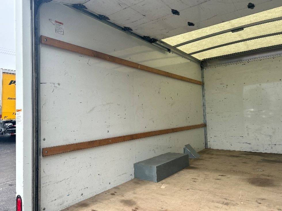 Light Duty Box Truck-Light and Medium Duty Trucks-GMC-2021-Savana G33503-Springfield-MO-118,979\n\t\tmiles-$ 26,500 - Image 8