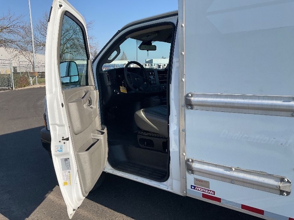 Light Duty Box Truck-Light and Medium Duty Trucks-GMC-2021-Savana G33503-Stockton-CA-109,209\n\t\tmiles-$ 29,000 - Image 14