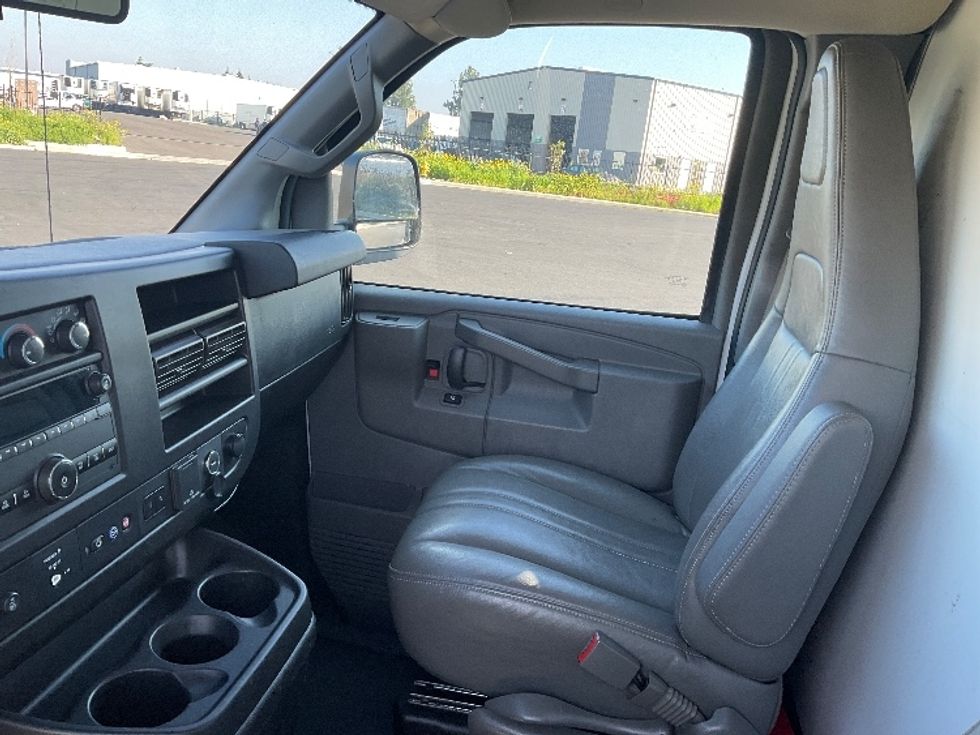 Light Duty Box Truck-Light and Medium Duty Trucks-GMC-2021-Savana G33503-Stockton-CA-109,209\n\t\tmiles-$ 29,000 - Image 17