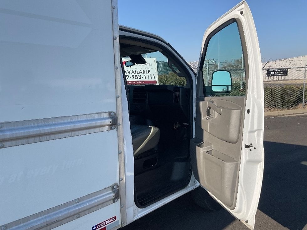 Light Duty Box Truck-Light and Medium Duty Trucks-GMC-2021-Savana G33503-Stockton-CA-109,209\n\t\tmiles-$ 29,000 - Image 18