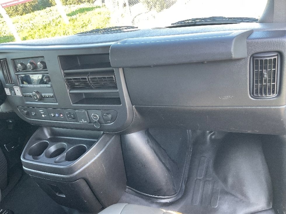 Light Duty Box Truck-Light and Medium Duty Trucks-GMC-2021-Savana G33503-Stockton-CA-109,209\n\t\tmiles-$ 29,000 - Image 19