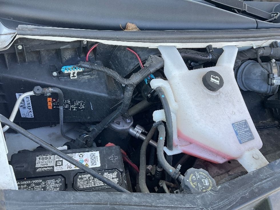 Light Duty Box Truck-Light and Medium Duty Trucks-GMC-2021-Savana G33503-Stockton-CA-109,209\n\t\tmiles-$ 29,000 - Image 21