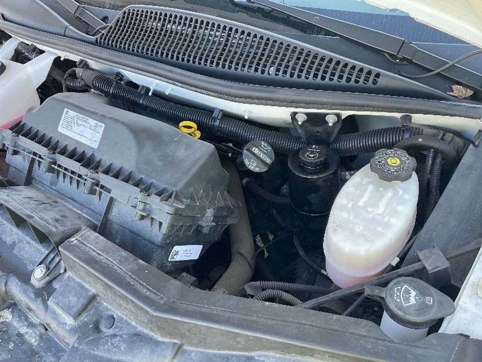 Light Duty Box Truck-Light and Medium Duty Trucks-GMC-2021-Savana G33503-Stockton-CA-109,209\n\t\tmiles-$ 29,000 - Image 22