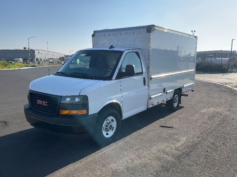Light Duty Box Truck-Light and Medium Duty Trucks-GMC-2021-Savana G33503-Stockton-CA-109,209\n\t\tmiles-$ 29,000 - Image 3