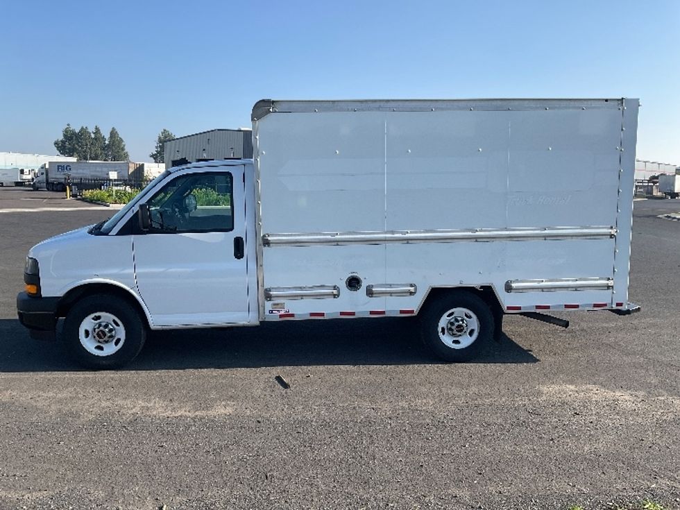Light Duty Box Truck-Light and Medium Duty Trucks-GMC-2021-Savana G33503-Stockton-CA-109,209\n\t\tmiles-$ 29,000 - Image 4