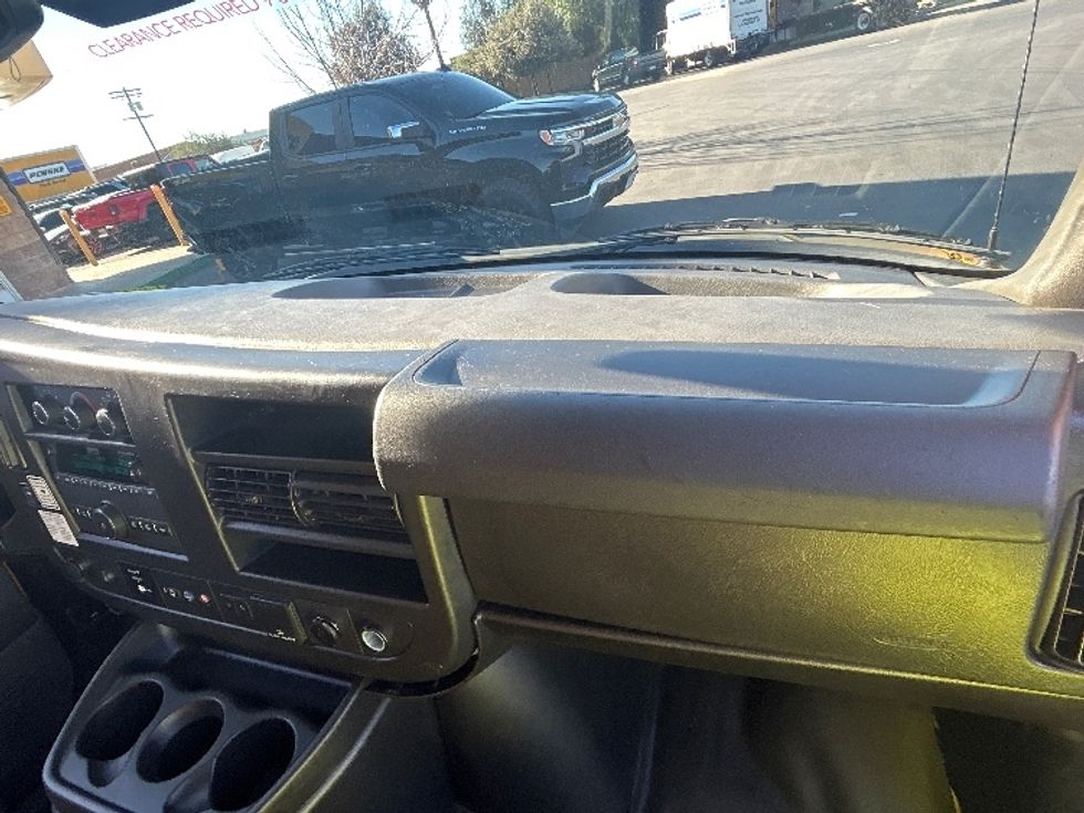 Light Duty Box Truck-Light and Medium Duty Trucks-GMC-2021-Savana G33503-Sun Valley-CA-103,032\n\t\tmiles-$ 27,250 - Image 21