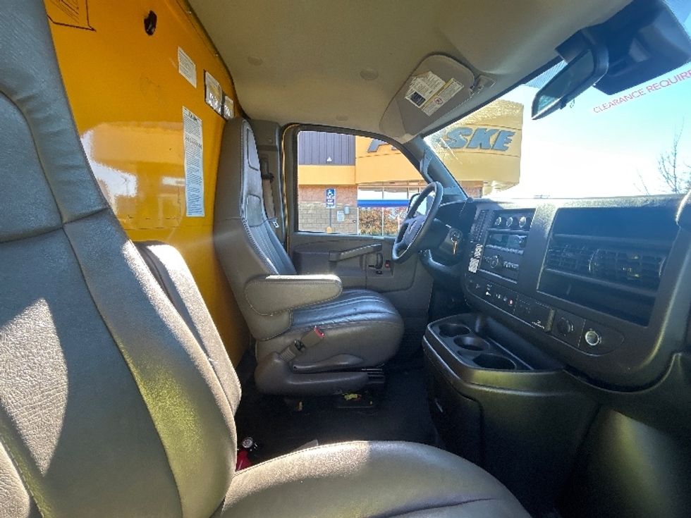 Light Duty Box Truck-Light and Medium Duty Trucks-GMC-2021-Savana G33503-Sun Valley-CA-103,032\n\t\tmiles-$ 27,250 - Image 22