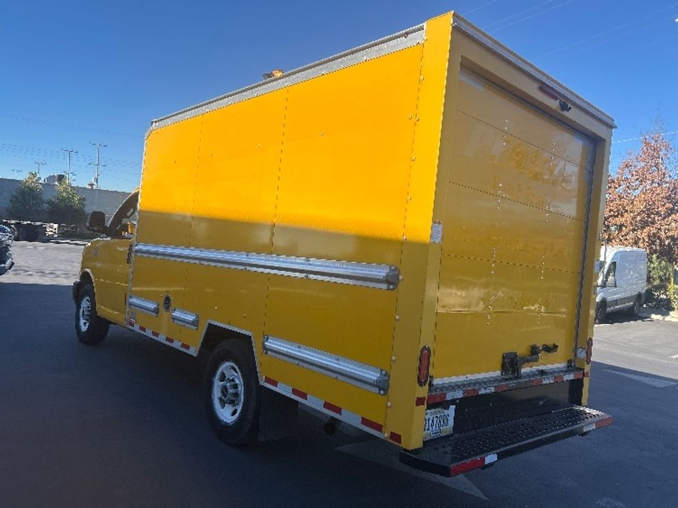 Light Duty Box Truck-Light and Medium Duty Trucks-GMC-2021-Savana G33503-Sun Valley-CA-103,032\n\t\tmiles-$ 27,250 - Image 6