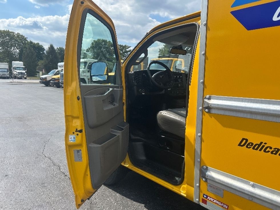Light Duty Box Truck-Light and Medium Duty Trucks-GMC-2021-Savana G33503-Swedesboro-NJ-120,143\n\t\tmiles-$ 21,500 - Image 14