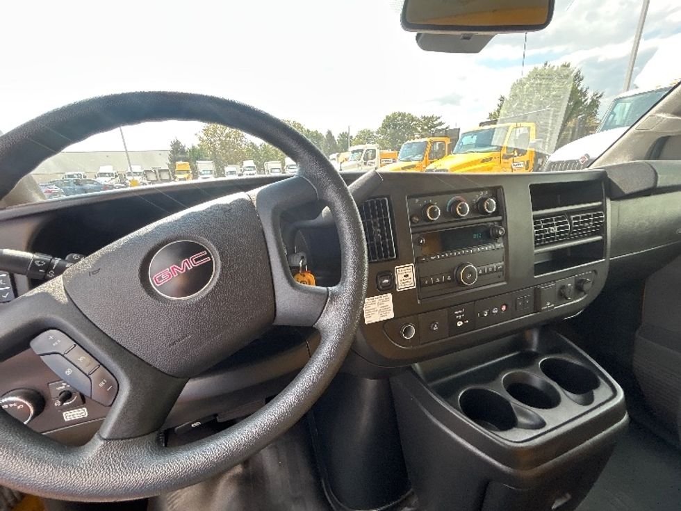 Light Duty Box Truck-Light and Medium Duty Trucks-GMC-2021-Savana G33503-Swedesboro-NJ-120,143\n\t\tmiles-$ 21,500 - Image 16
