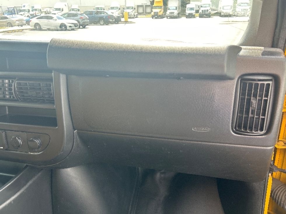 Light Duty Box Truck-Light and Medium Duty Trucks-GMC-2021-Savana G33503-Swedesboro-NJ-120,143\n\t\tmiles-$ 21,500 - Image 19