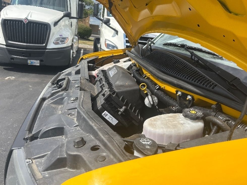 Light Duty Box Truck-Light and Medium Duty Trucks-GMC-2021-Savana G33503-Swedesboro-NJ-120,143\n\t\tmiles-$ 21,500 - Image 22