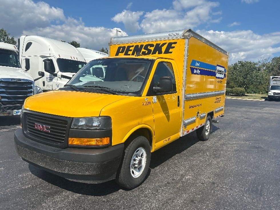 Light Duty Box Truck-Light and Medium Duty Trucks-GMC-2021-Savana G33503-Swedesboro-NJ-120,143\n\t\tmiles-$ 21,500 - Image 3