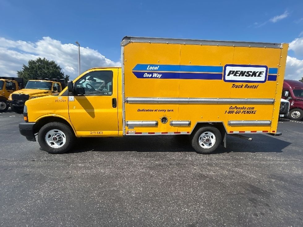 Light Duty Box Truck-Light and Medium Duty Trucks-GMC-2021-Savana G33503-Swedesboro-NJ-120,143\n\t\tmiles-$ 21,500 - Image 4