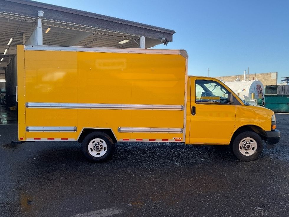 Light Duty Box Truck-Light and Medium Duty Trucks-GMC-2021-Savana G33503-Tacoma-WA-105,523\n\t\tmiles-$ 27,000 - Image 14