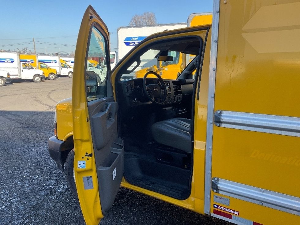 Light Duty Box Truck-Light and Medium Duty Trucks-GMC-2021-Savana G33503-Tacoma-WA-105,523\n\t\tmiles-$ 27,000 - Image 15