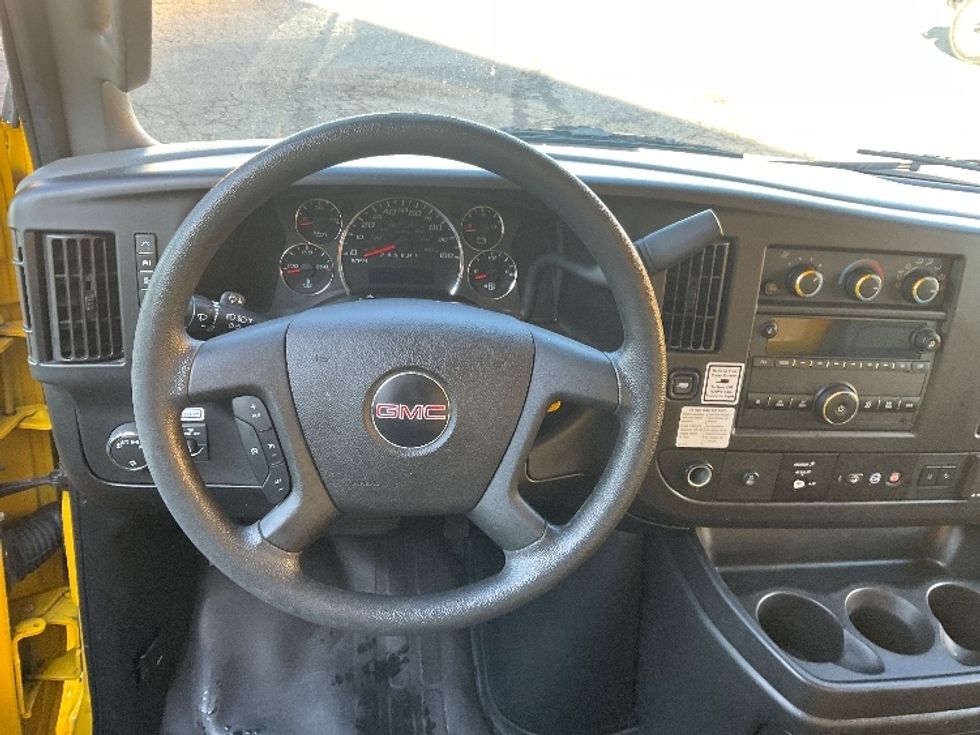 Light Duty Box Truck-Light and Medium Duty Trucks-GMC-2021-Savana G33503-Tacoma-WA-105,523\n\t\tmiles-$ 27,000 - Image 17