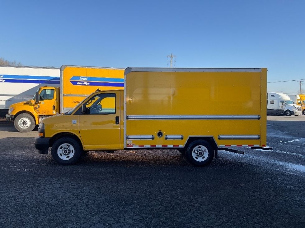 Light Duty Box Truck-Light and Medium Duty Trucks-GMC-2021-Savana G33503-Tacoma-WA-105,523\n\t\tmiles-$ 27,000 - Image 4