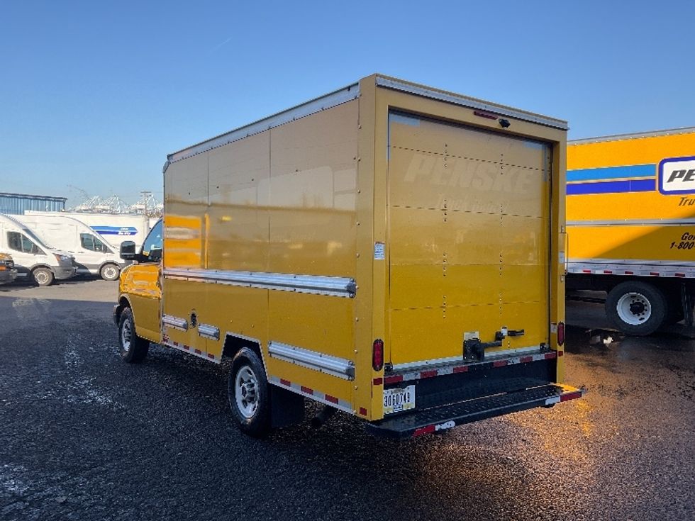 Light Duty Box Truck-Light and Medium Duty Trucks-GMC-2021-Savana G33503-Tacoma-WA-105,523\n\t\tmiles-$ 27,000 - Image 6
