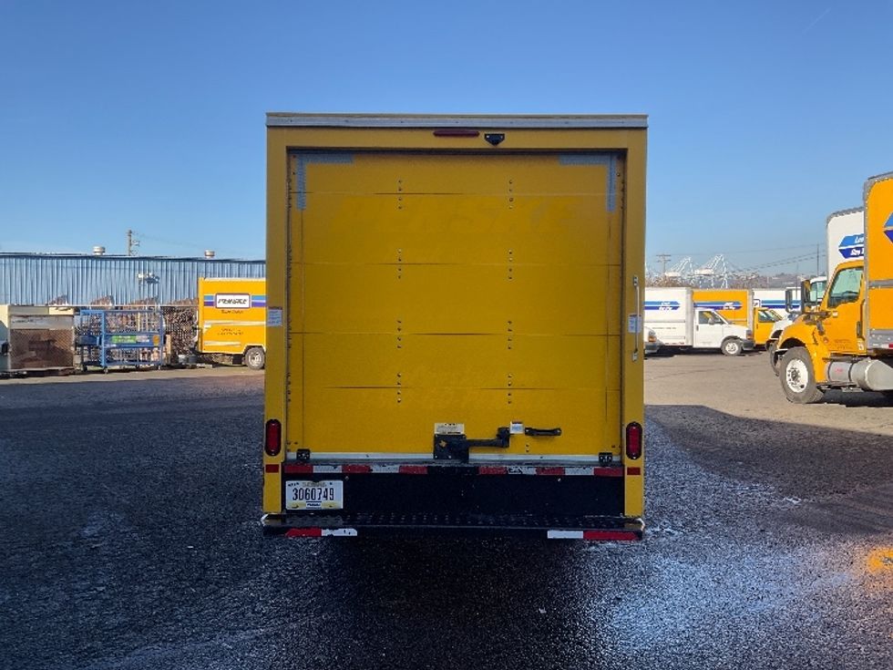 Light Duty Box Truck-Light and Medium Duty Trucks-GMC-2021-Savana G33503-Tacoma-WA-105,523\n\t\tmiles-$ 27,000 - Image 7