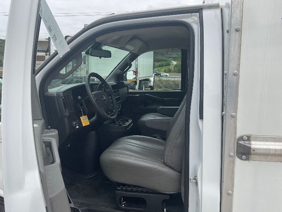 Light Duty Box Truck-Light and Medium Duty Trucks-GMC-2021-Savana G33503-Tacoma-WA-115,114\n\t\tmiles-$ 28,000 - Image 15