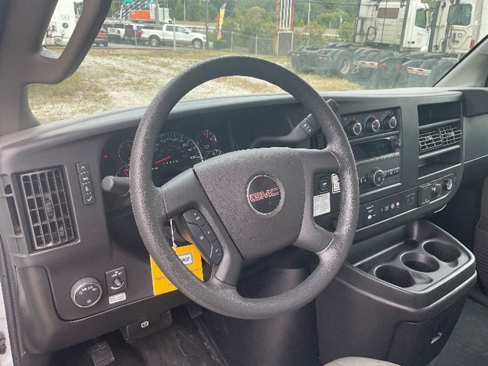 Light Duty Box Truck-Light and Medium Duty Trucks-GMC-2021-Savana G33503-Tacoma-WA-115,114\n\t\tmiles-$ 28,000 - Image 16