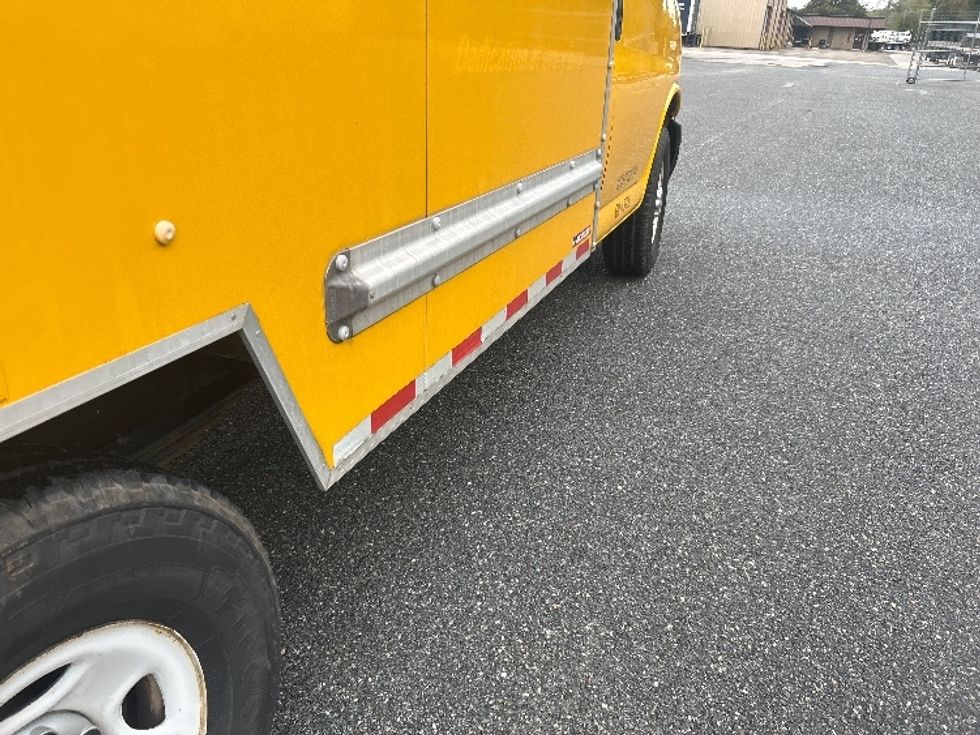 Light Duty Box Truck-Light and Medium Duty Trucks-GMC-2021-Savana G33503-Tallahassee-FL-99,148\n\t\tmiles-$ 27,750 - Image 14