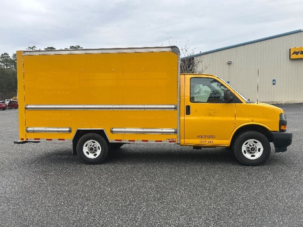 Light Duty Box Truck-Light and Medium Duty Trucks-GMC-2021-Savana G33503-Tallahassee-FL-99,148\n\t\tmiles-$ 27,750 - Image 15