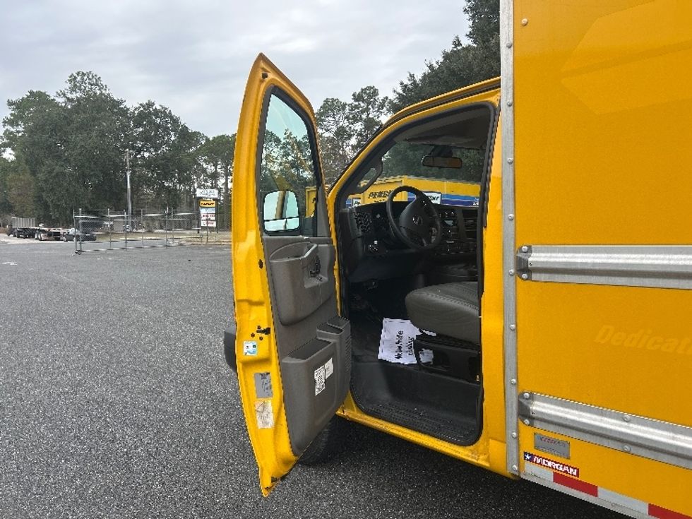 Light Duty Box Truck-Light and Medium Duty Trucks-GMC-2021-Savana G33503-Tallahassee-FL-99,148\n\t\tmiles-$ 27,750 - Image 16