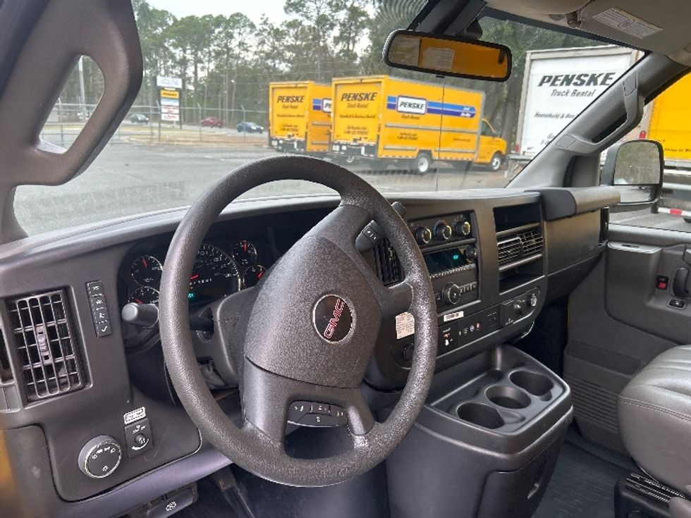 Light Duty Box Truck-Light and Medium Duty Trucks-GMC-2021-Savana G33503-Tallahassee-FL-99,148\n\t\tmiles-$ 27,750 - Image 17