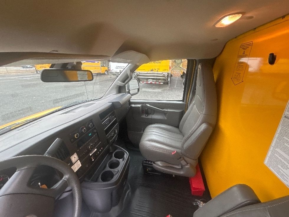 Light Duty Box Truck-Light and Medium Duty Trucks-GMC-2021-Savana G33503-Tallahassee-FL-99,148\n\t\tmiles-$ 27,750 - Image 19