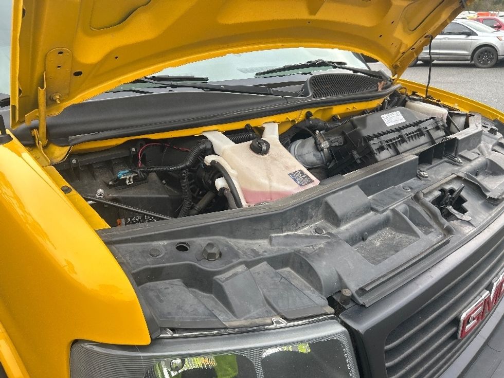 Light Duty Box Truck-Light and Medium Duty Trucks-GMC-2021-Savana G33503-Tallahassee-FL-99,148\n\t\tmiles-$ 27,750 - Image 23