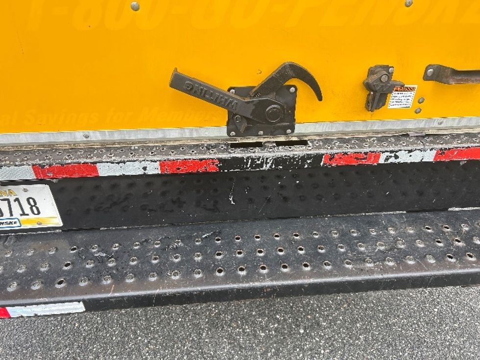 Light Duty Box Truck-Light and Medium Duty Trucks-GMC-2021-Savana G33503-Tallahassee-FL-99,148\n\t\tmiles-$ 27,750 - Image 27