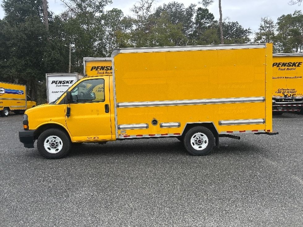 Light Duty Box Truck-Light and Medium Duty Trucks-GMC-2021-Savana G33503-Tallahassee-FL-99,148\n\t\tmiles-$ 27,750 - Image 4