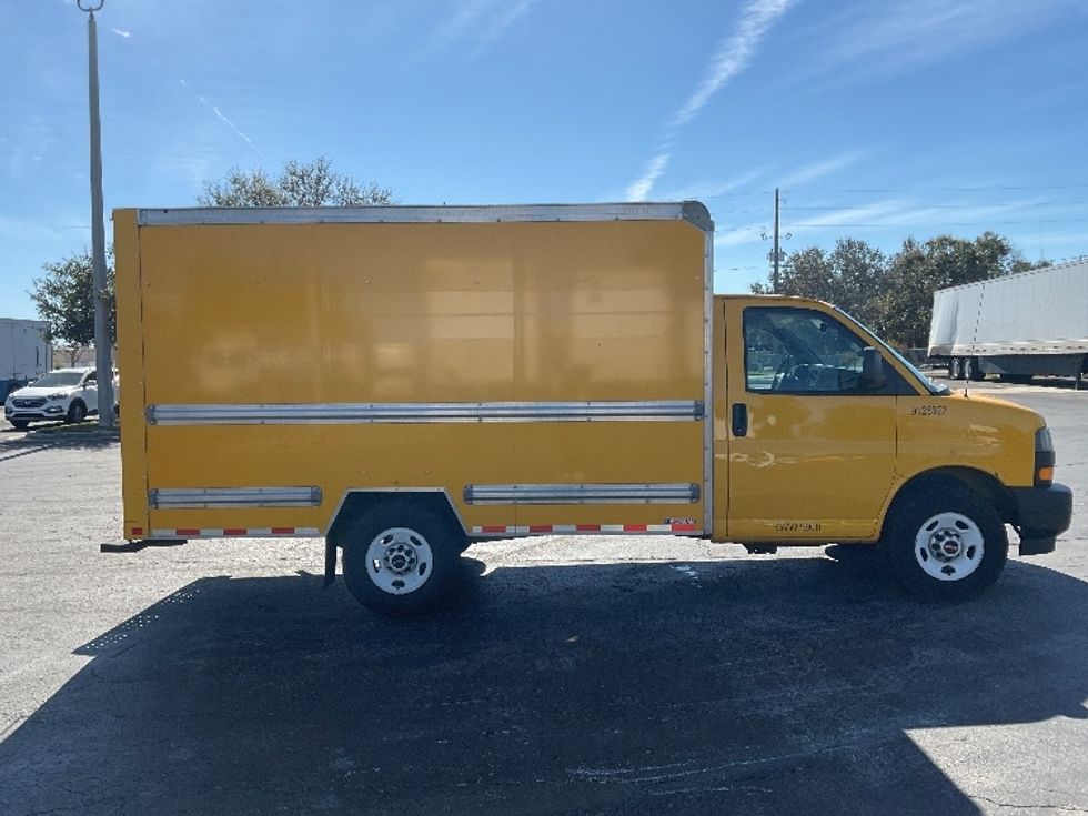 Light Duty Box Truck-Light and Medium Duty Trucks-GMC-2021-Savana G33503-Tampa-FL-111,913\n\t\tmiles-$ 25,500 - Image 14