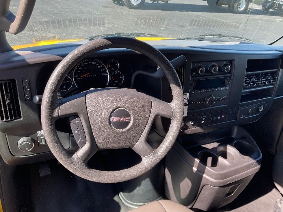 Light Duty Box Truck-Light and Medium Duty Trucks-GMC-2021-Savana G33503-Tampa-FL-111,913\n\t\tmiles-$ 25,500 - Image 18
