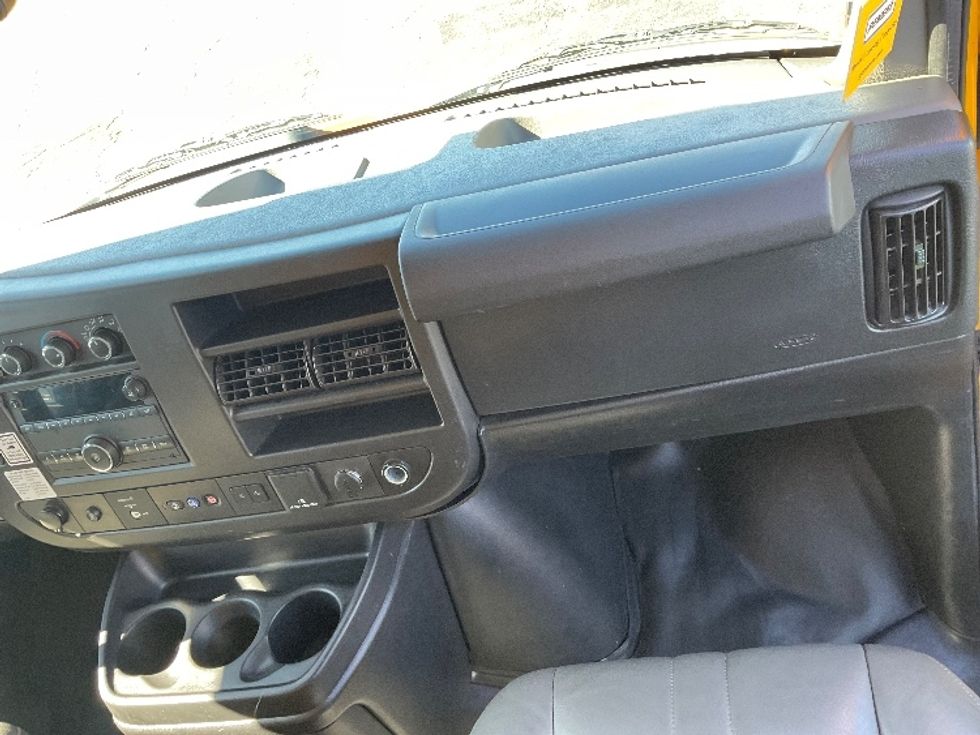 Light Duty Box Truck-Light and Medium Duty Trucks-GMC-2021-Savana G33503-Tampa-FL-111,913\n\t\tmiles-$ 25,500 - Image 20