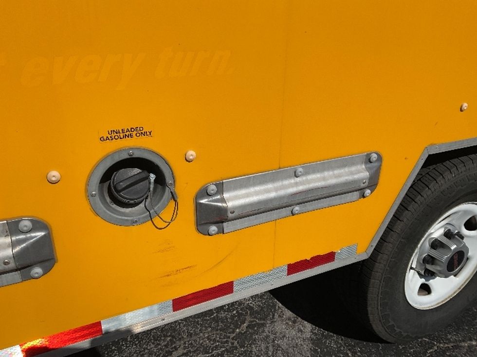 Light Duty Box Truck-Light and Medium Duty Trucks-GMC-2021-Savana G33503-Tampa-FL-111,913\n\t\tmiles-$ 25,500 - Image 24