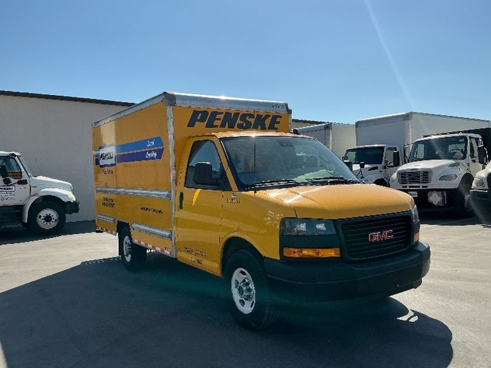 Light Duty Box Truck-Light and Medium Duty Trucks-GMC-2021-Savana G33503-Tempe-AZ-114,266\n\t\tmiles-$ 25,250 - Image 1