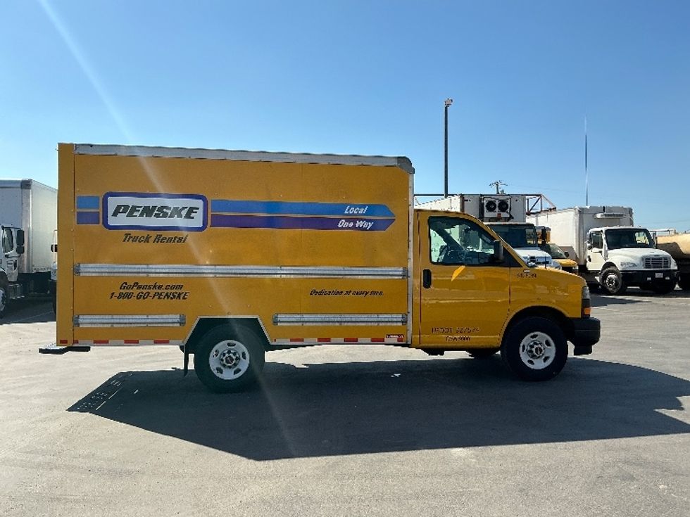 Light Duty Box Truck-Light and Medium Duty Trucks-GMC-2021-Savana G33503-Tempe-AZ-114,266\n\t\tmiles-$ 25,250 - Image 14