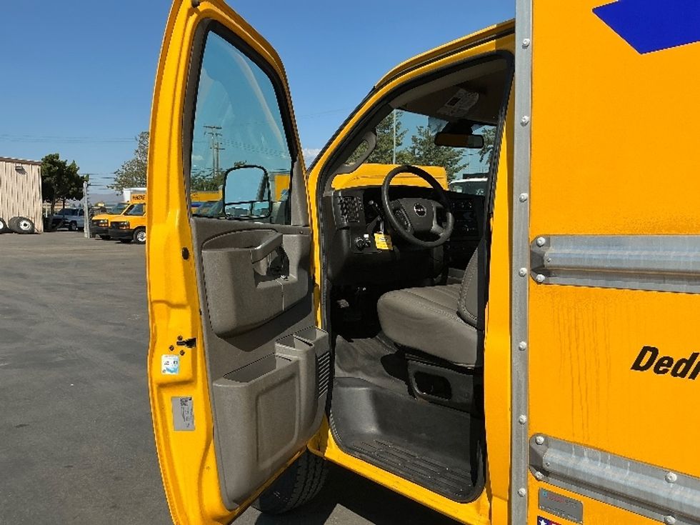 Light Duty Box Truck-Light and Medium Duty Trucks-GMC-2021-Savana G33503-Tempe-AZ-114,266\n\t\tmiles-$ 25,250 - Image 15