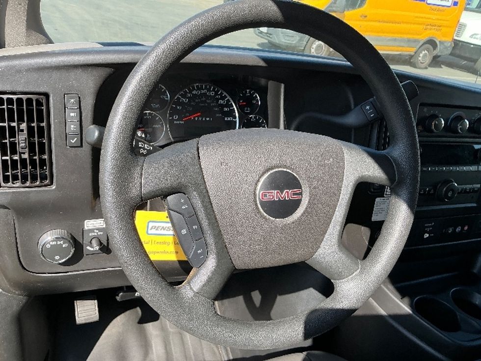 Light Duty Box Truck-Light and Medium Duty Trucks-GMC-2021-Savana G33503-Tempe-AZ-114,266\n\t\tmiles-$ 25,250 - Image 17